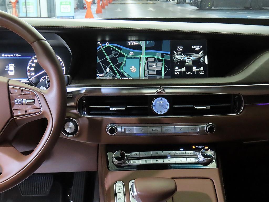 Genesis G90 - Vista 11