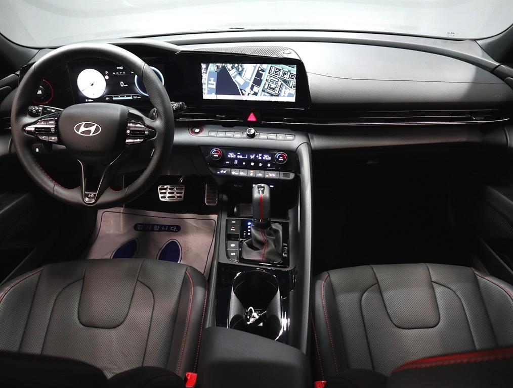 HYUNDAI Avante - Vista 5