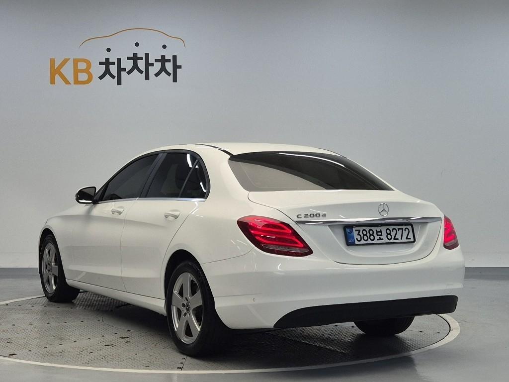 Mercedes Benz C Class - Vista 3