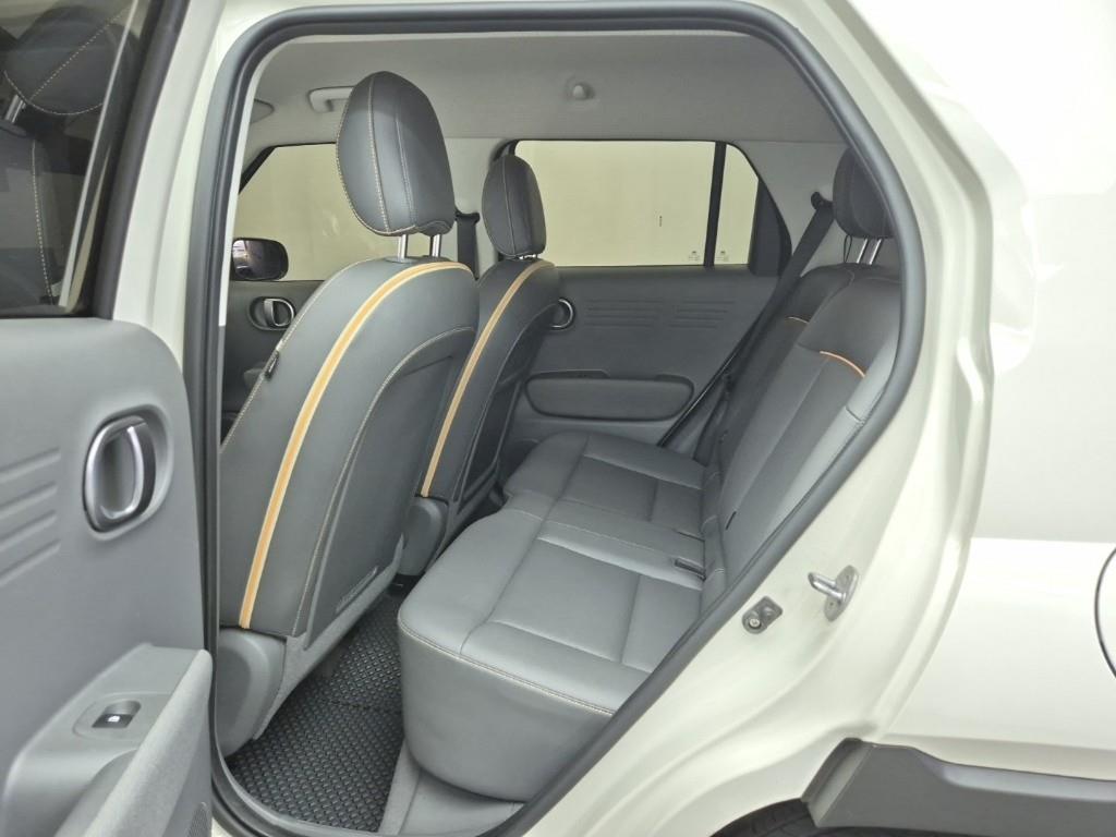 HYUNDAI Casper - Vista 12