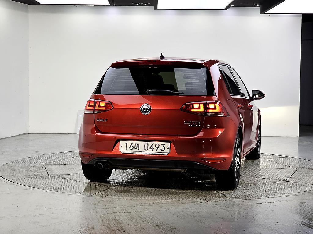Volkswagen Golf - Vista 3