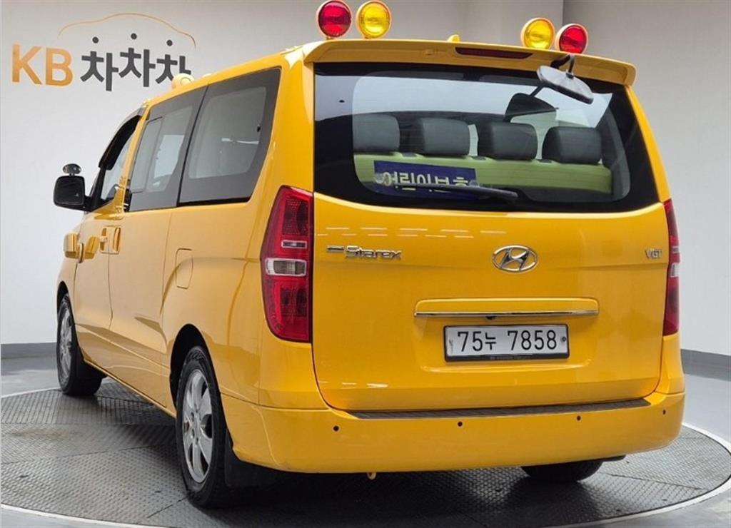 HYUNDAI Starex - Vista 2