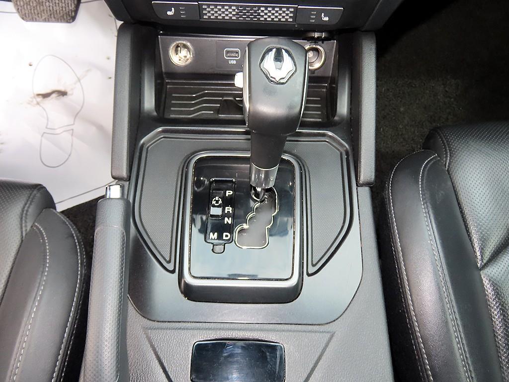 Ssangyong Rexton - Vista 10