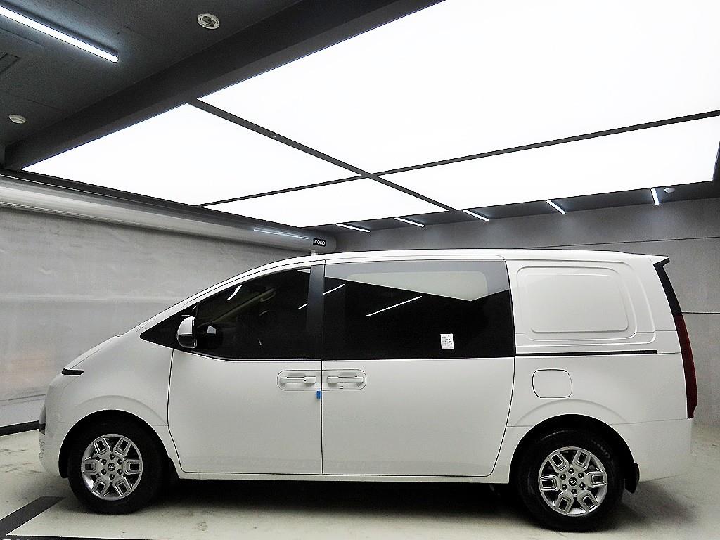 HYUNDAI Staria - Vista 4