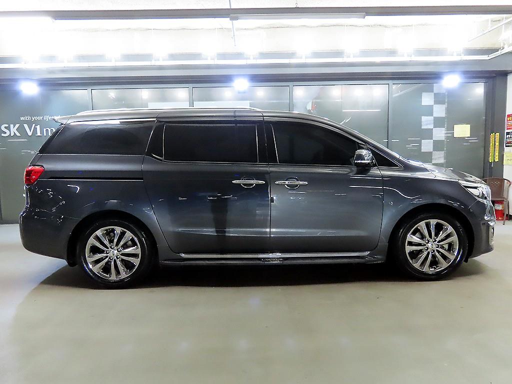 KIA Carnival - Vista 3