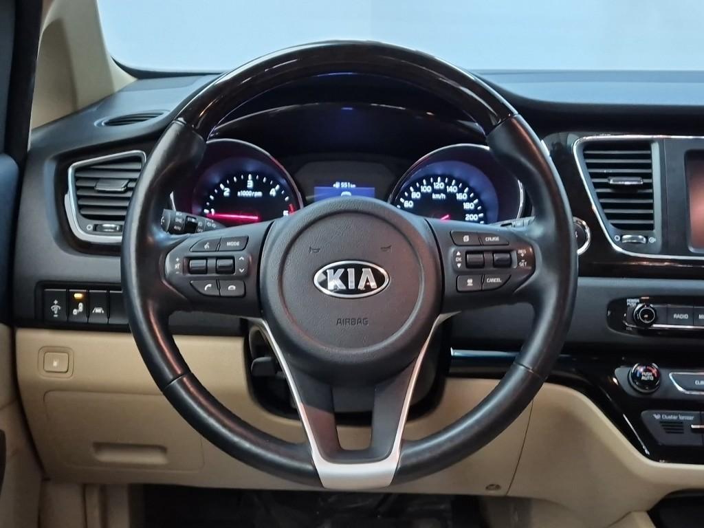 KIA Carnival - Vista 9