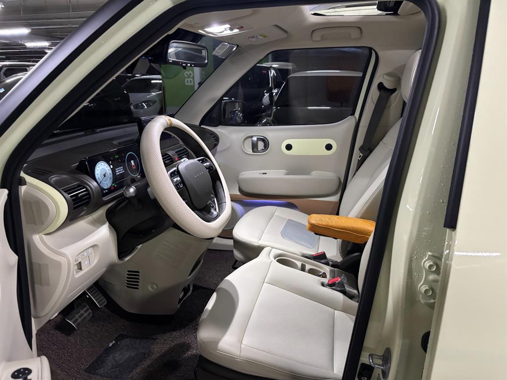 HYUNDAI Casper - Vista 10