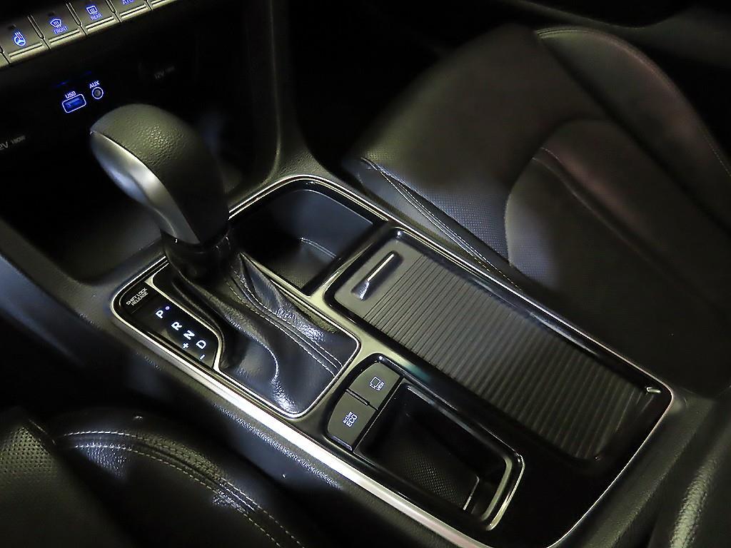 HYUNDAI Sonata - Vista 12