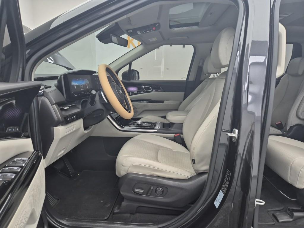KIA Carnival - Vista 11