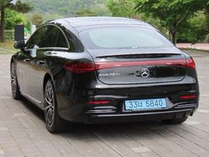 Mercedes Benz EQS - Vista 8