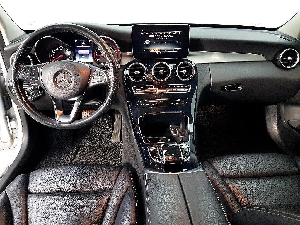 Mercedes Benz C Class - Vista 5