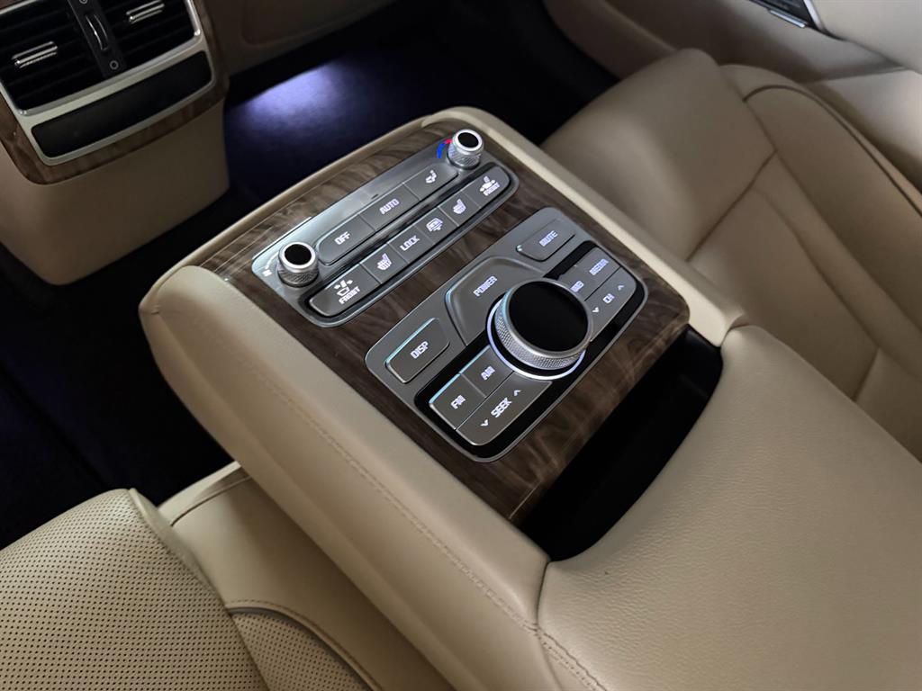 KIA K9 - Vista 10