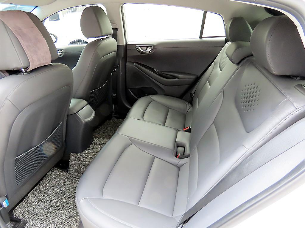 HYUNDAI Ioniq - Vista 6