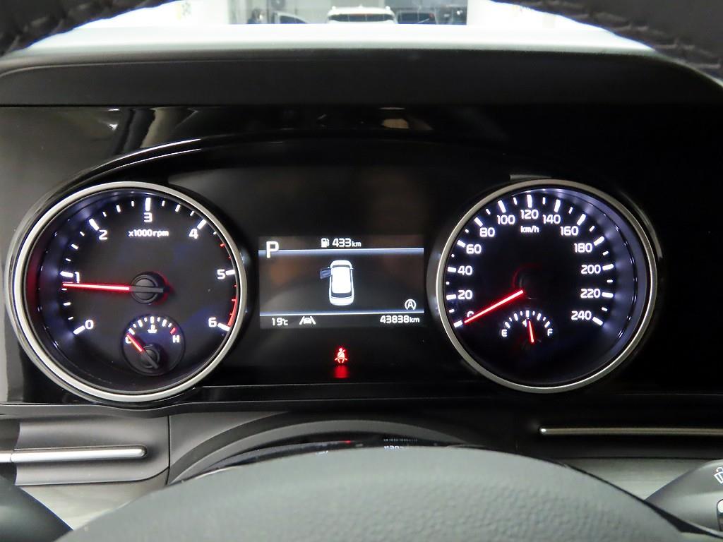 KIA Carnival - Vista 6