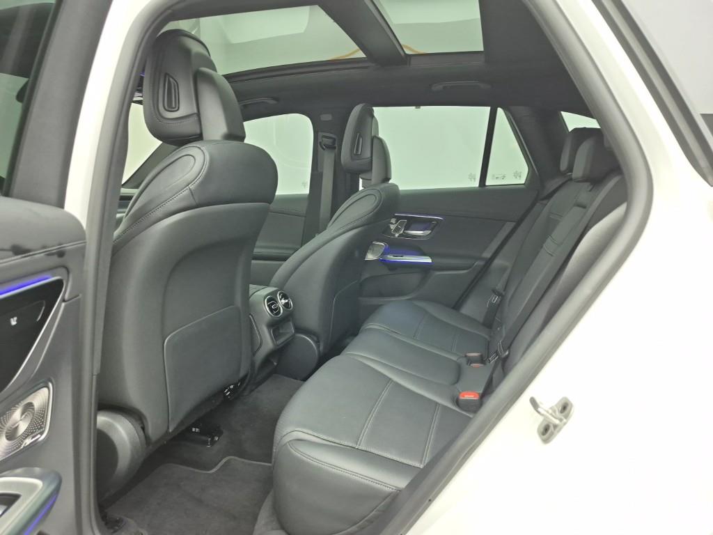 Mercedes Benz GLC Class - Vista 12