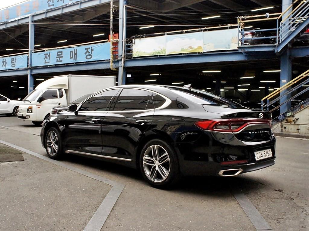 HYUNDAI Grandeur - Vista 7