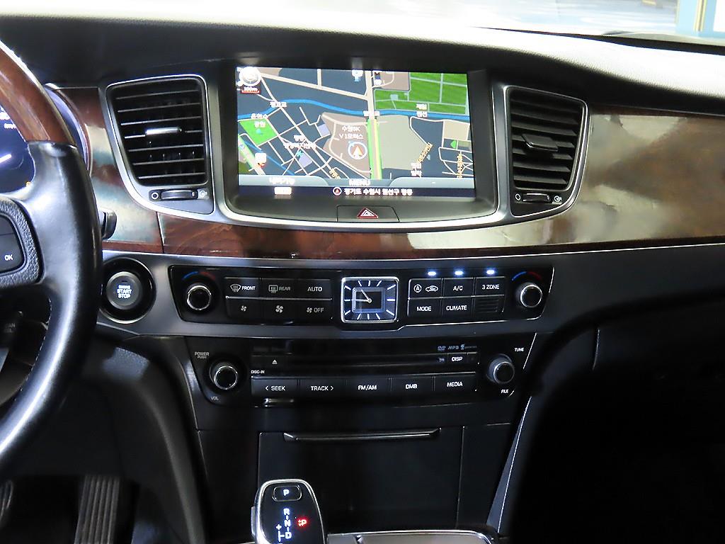 HYUNDAI Equus - Vista 11
