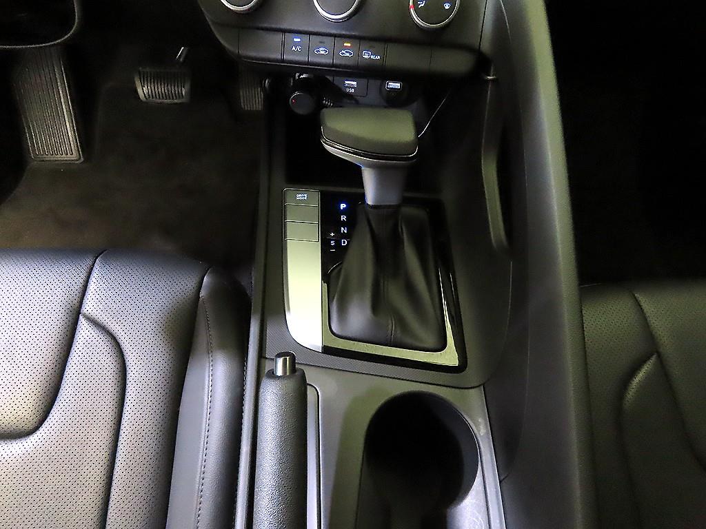 HYUNDAI Avante - Vista 12