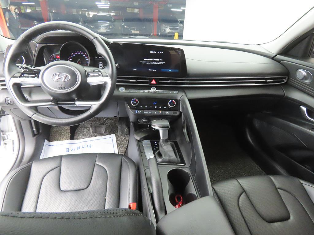 HYUNDAI Avante - Vista 7