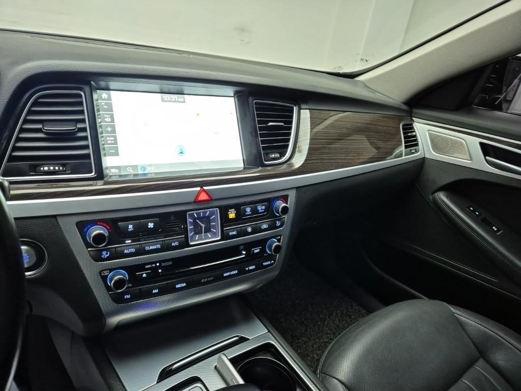 Genesis G80 - Vista 10