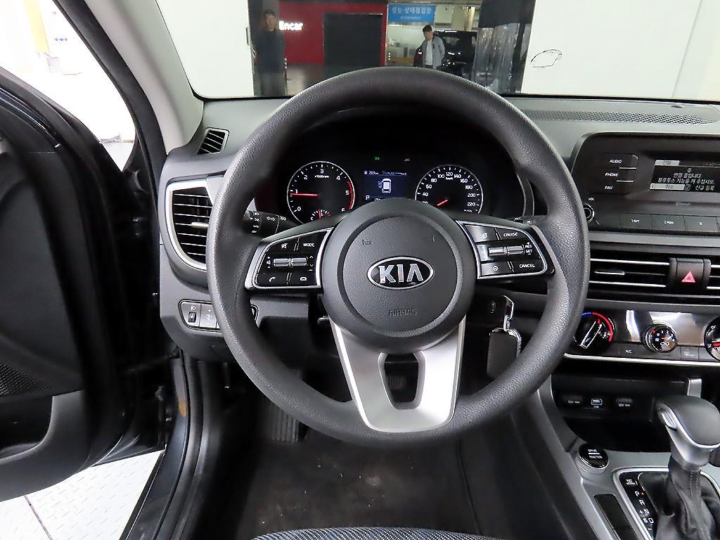 KIA Seltos - Vista 9