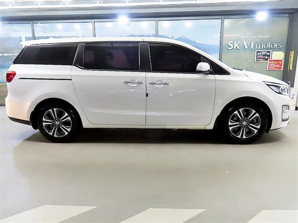KIA Carnival - Vista 3
