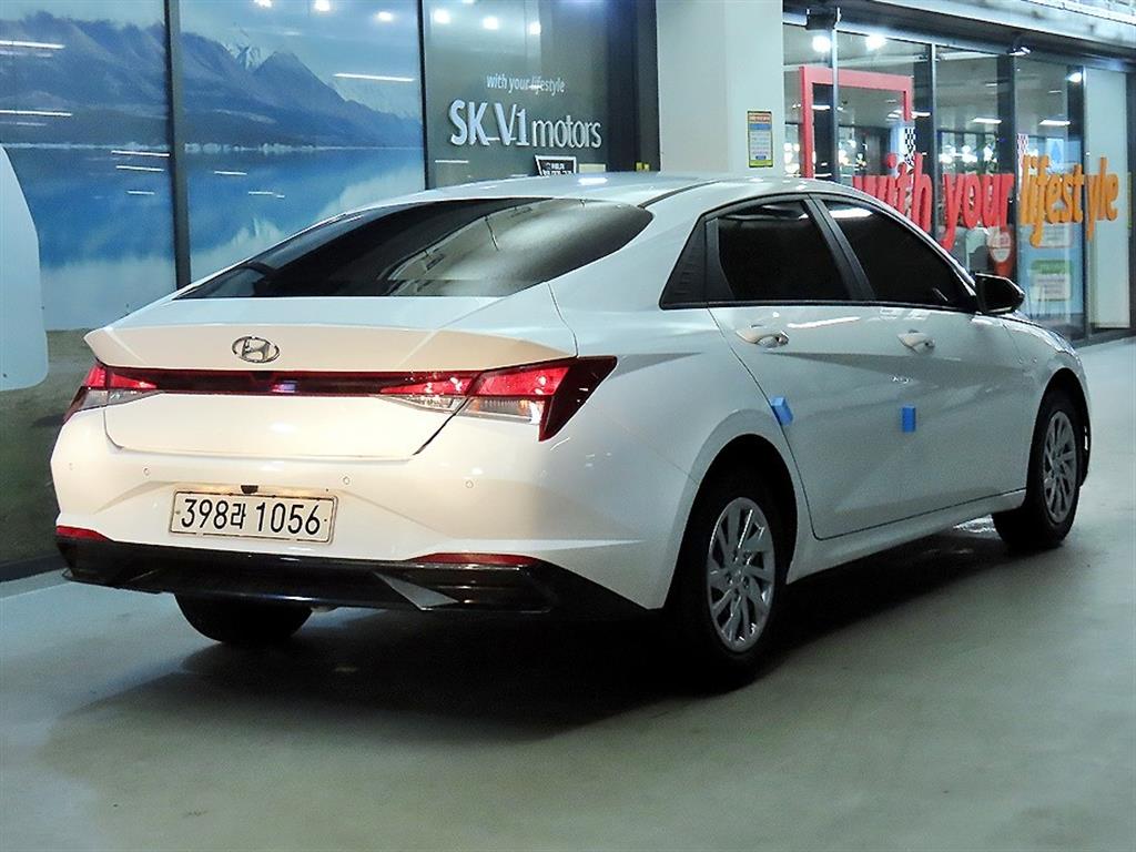 HYUNDAI Avante - Vista 4