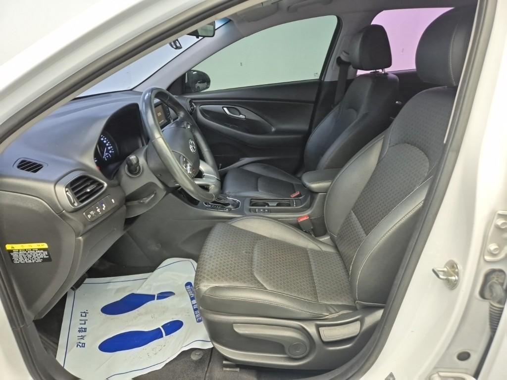 HYUNDAI i30 - Vista 11