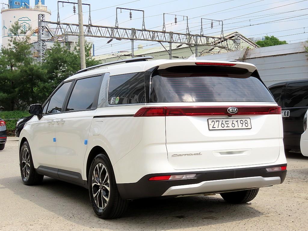 KIA Carnival - Vista 3