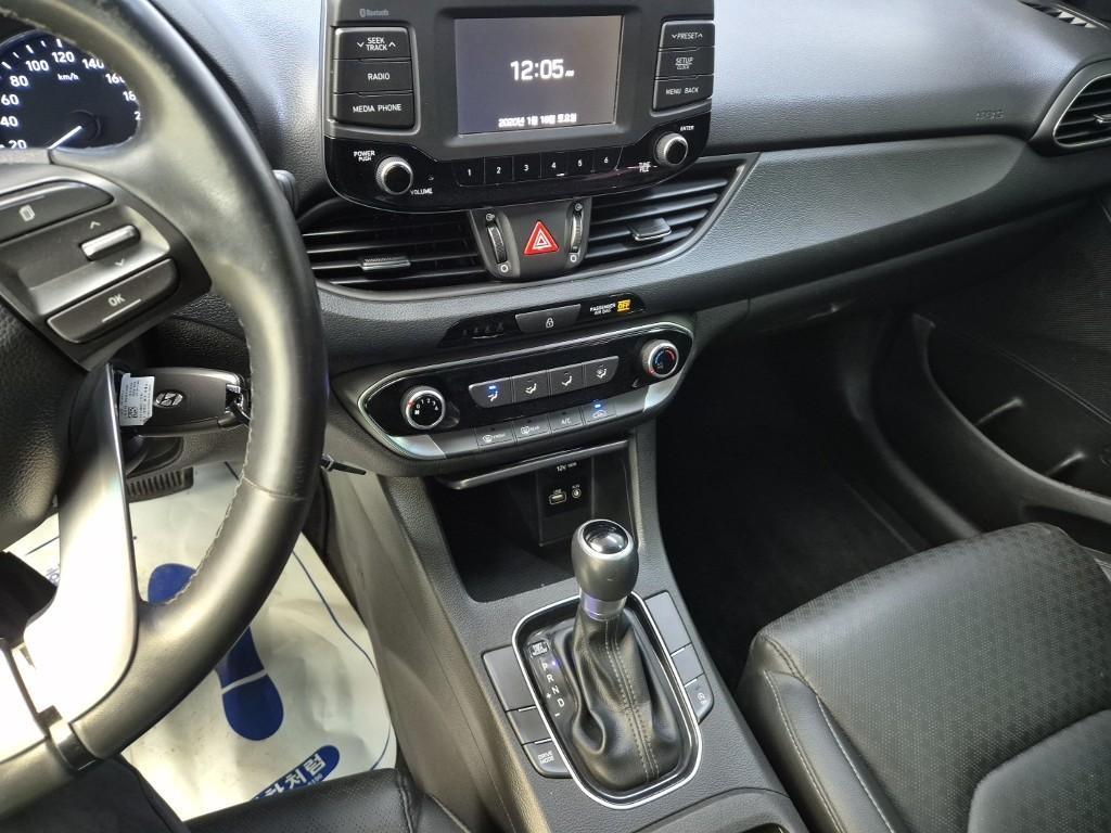 HYUNDAI i30 - Vista 10