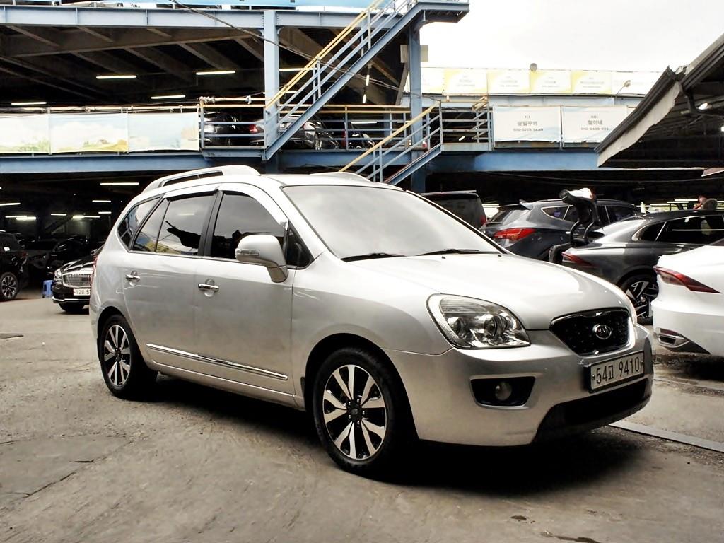 KIA Carens - Vista 3