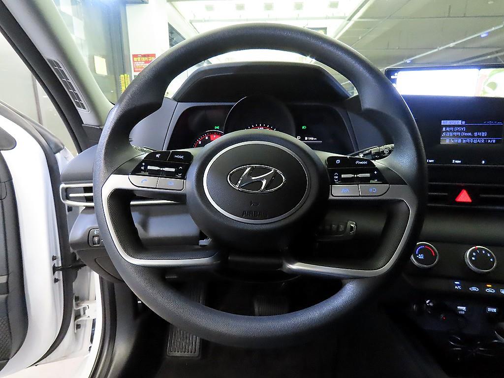 HYUNDAI Avante - Vista 8