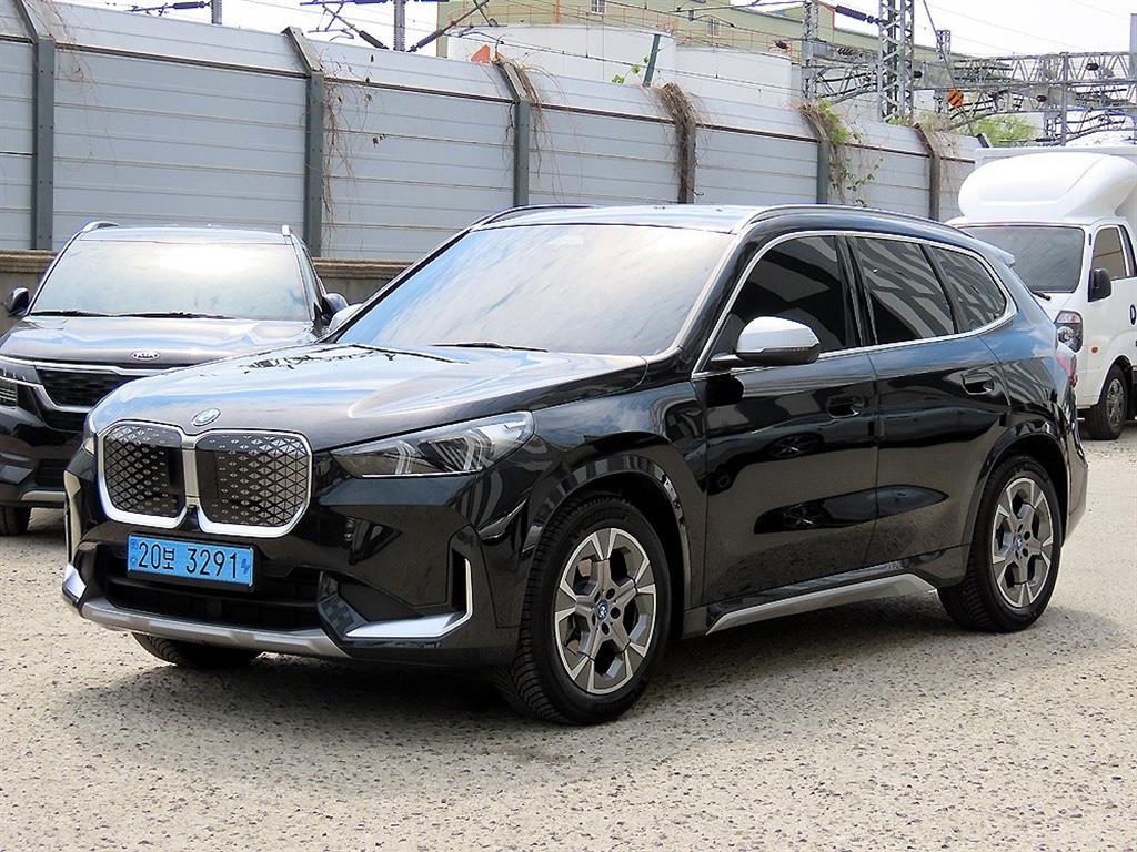 BMW iX1 - Vista 2