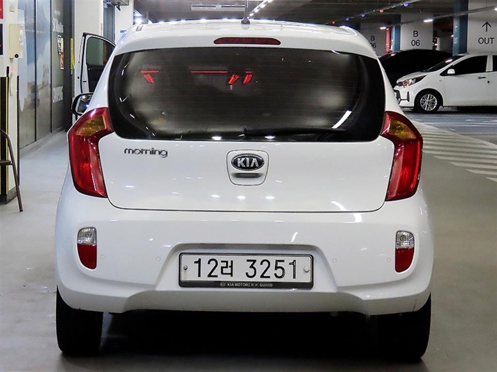KIA Morning - Vista 5