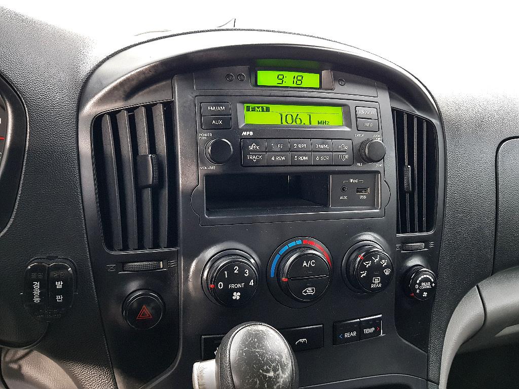 HYUNDAI Starex - Vista 12