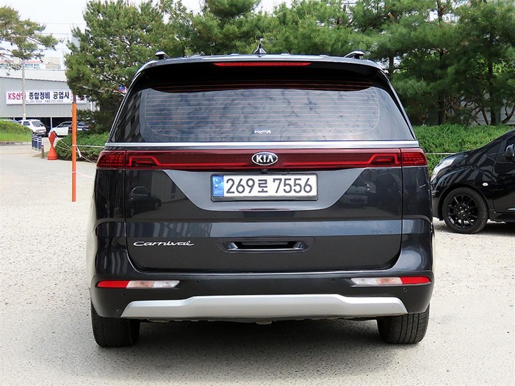 KIA Carnival - Vista 4