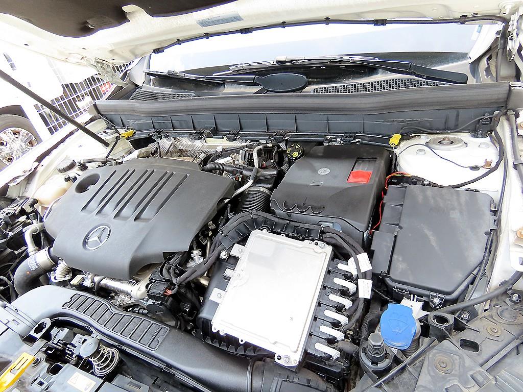 Mercedes Benz GLB Class 2021 Blanco - Importación desde Corea - HF Imports Iquique - Foto 19