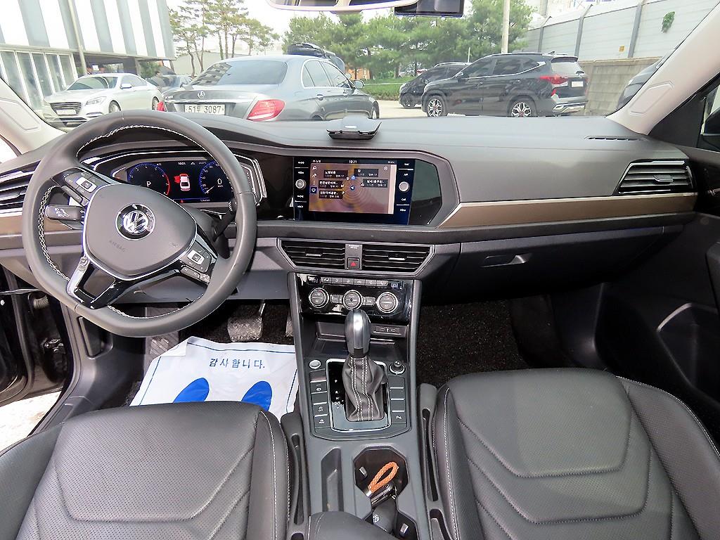 Volkswagen Jetta - Vista 7