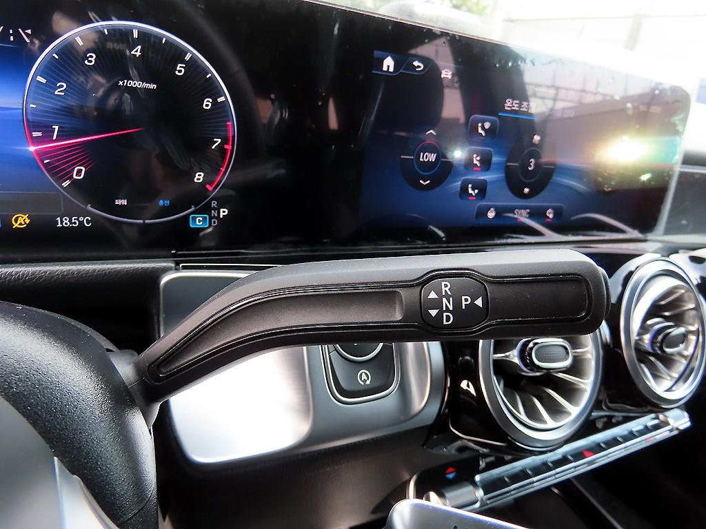 Mercedes Benz GLB Class - Vista 10