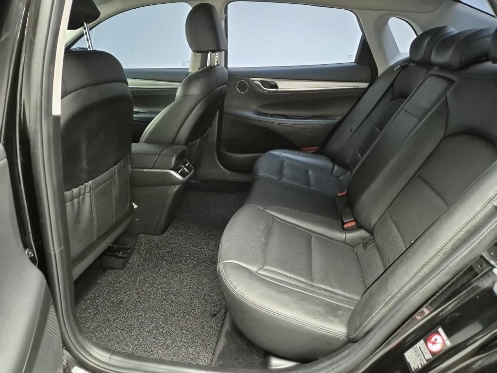 HYUNDAI Grandeur - Vista 12