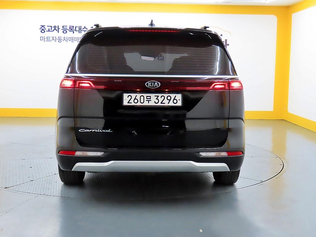 KIA Carnival - Vista 3