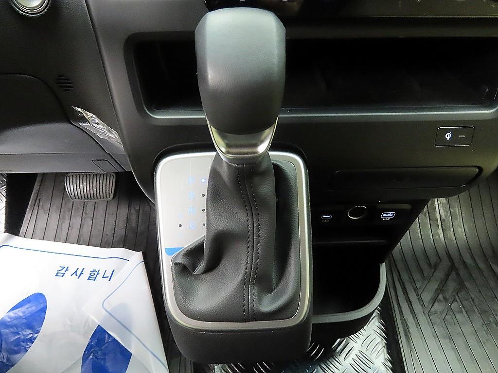 HYUNDAI Staria - Vista 10