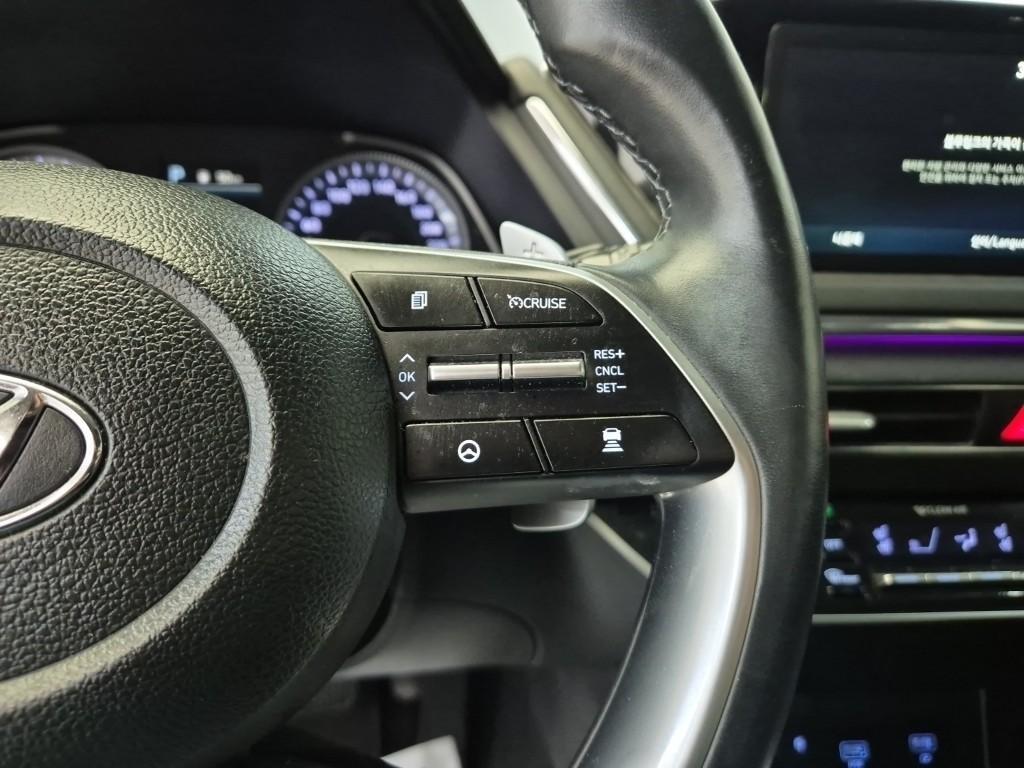 HYUNDAI Sonata - Vista 12