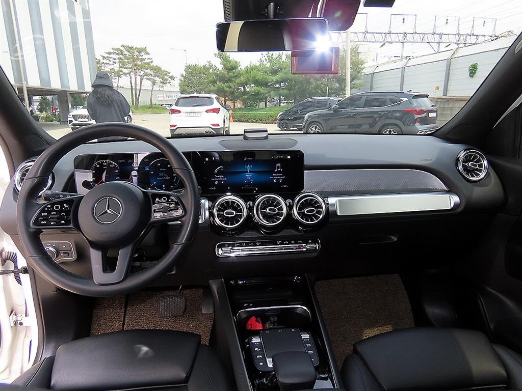 Mercedes Benz GLB Class - Vista 7