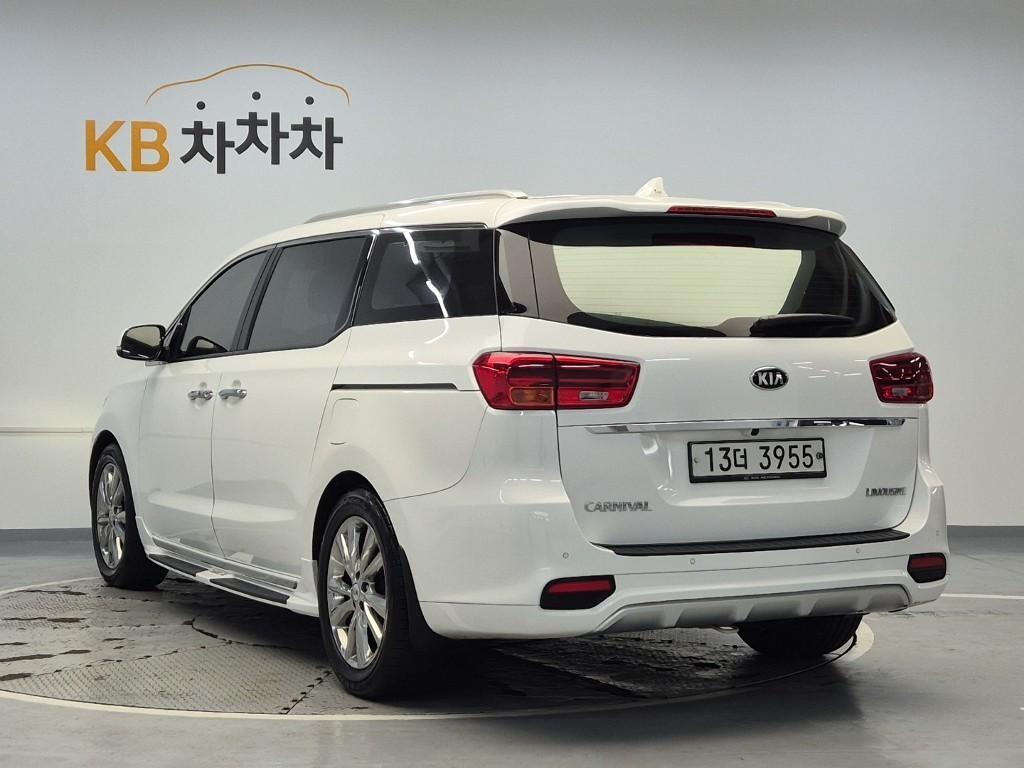 KIA Carnival - Vista 4