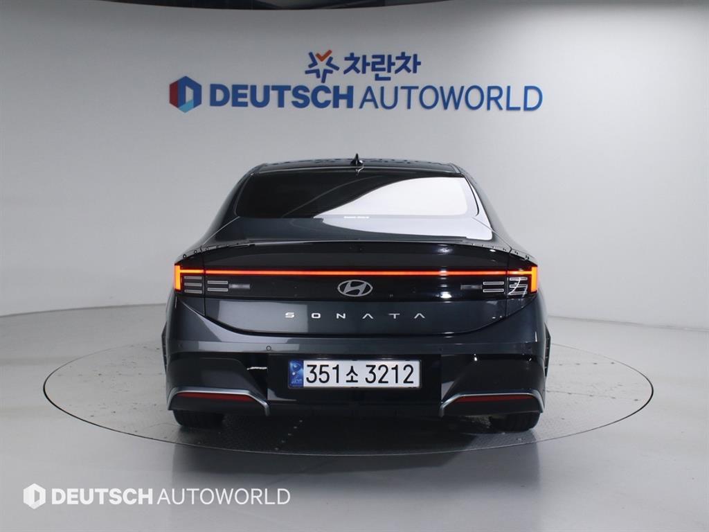 HYUNDAI Sonata - Vista 4