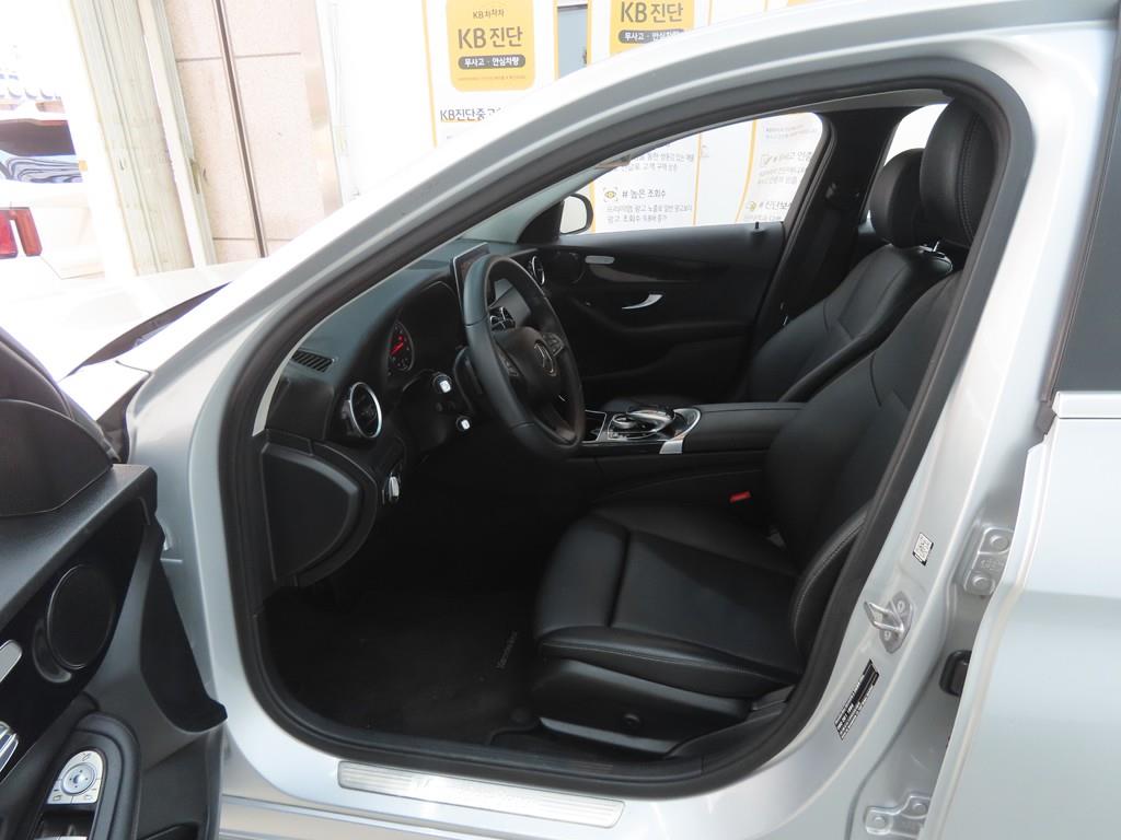 Mercedes Benz C Class - Vista 5