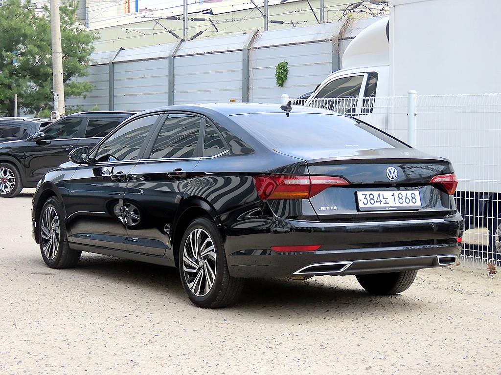 Volkswagen Jetta - Vista 3