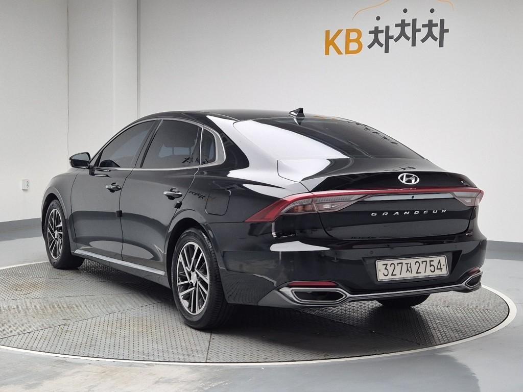 HYUNDAI Grandeur - Vista 2