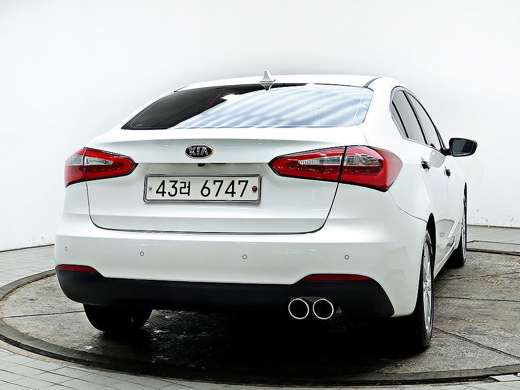 KIA K3 - Vista 5